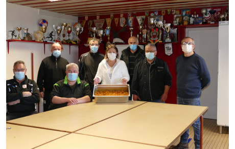 650 parts de rougail-saucisses 